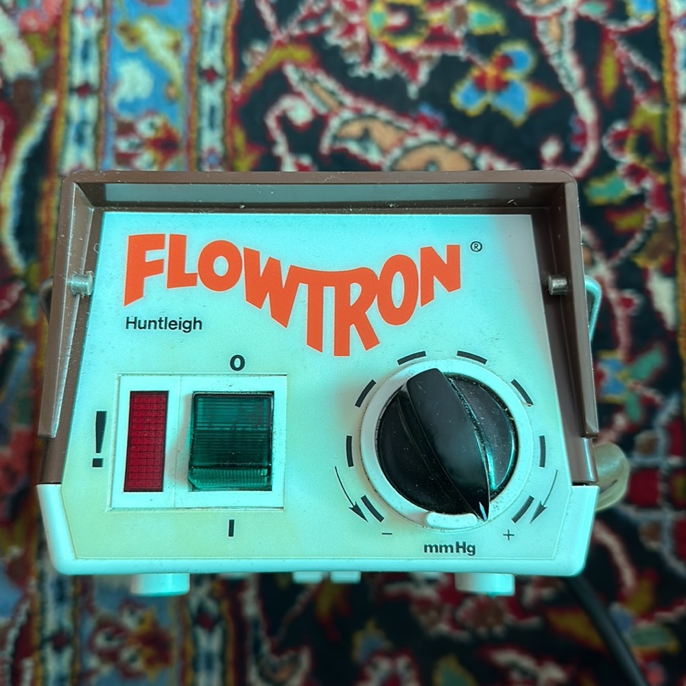 🌸 FLOWTRON INTERMITTENT COMPRESSION SYSTEM